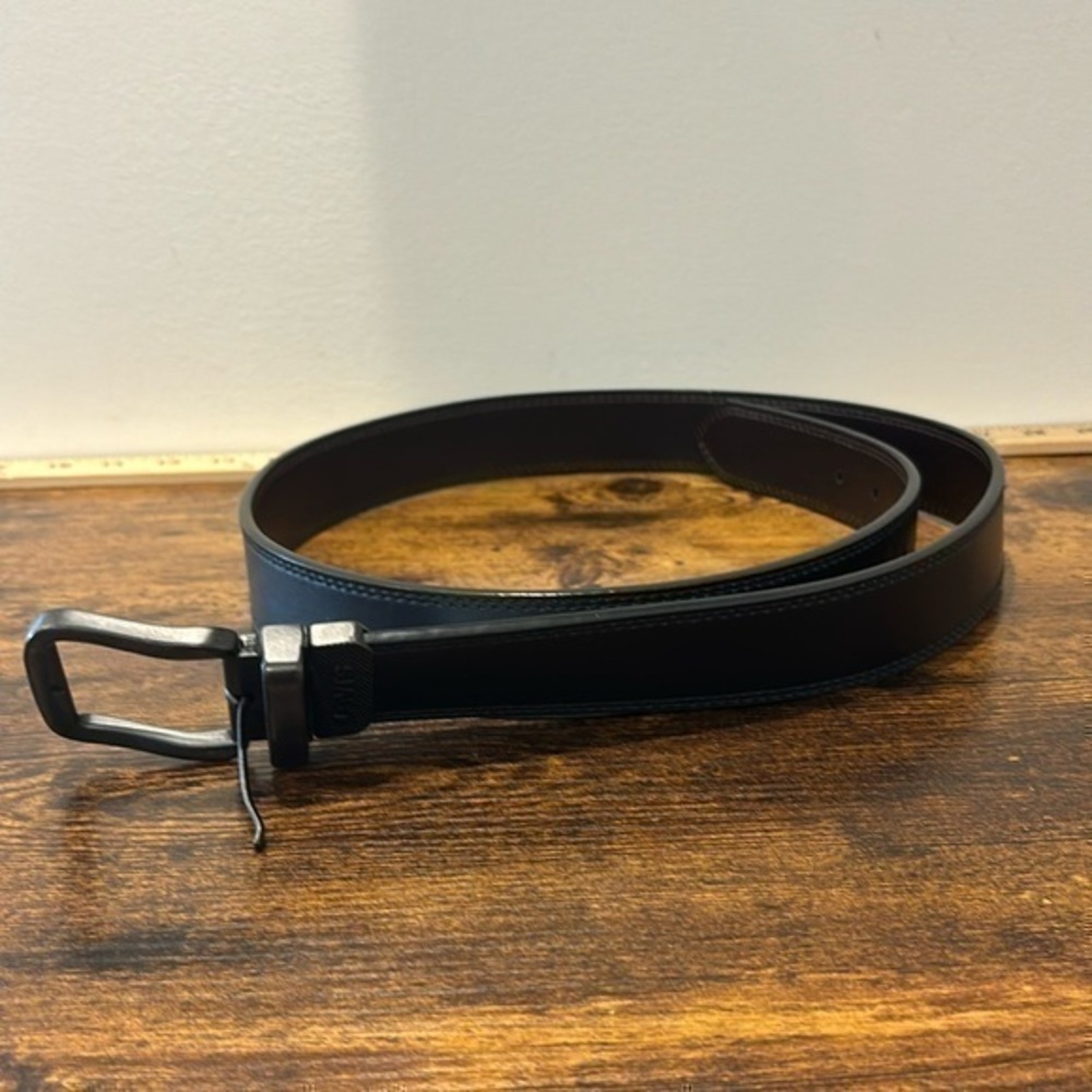 Levi’s Black Genuine Leather Belt size 44 men